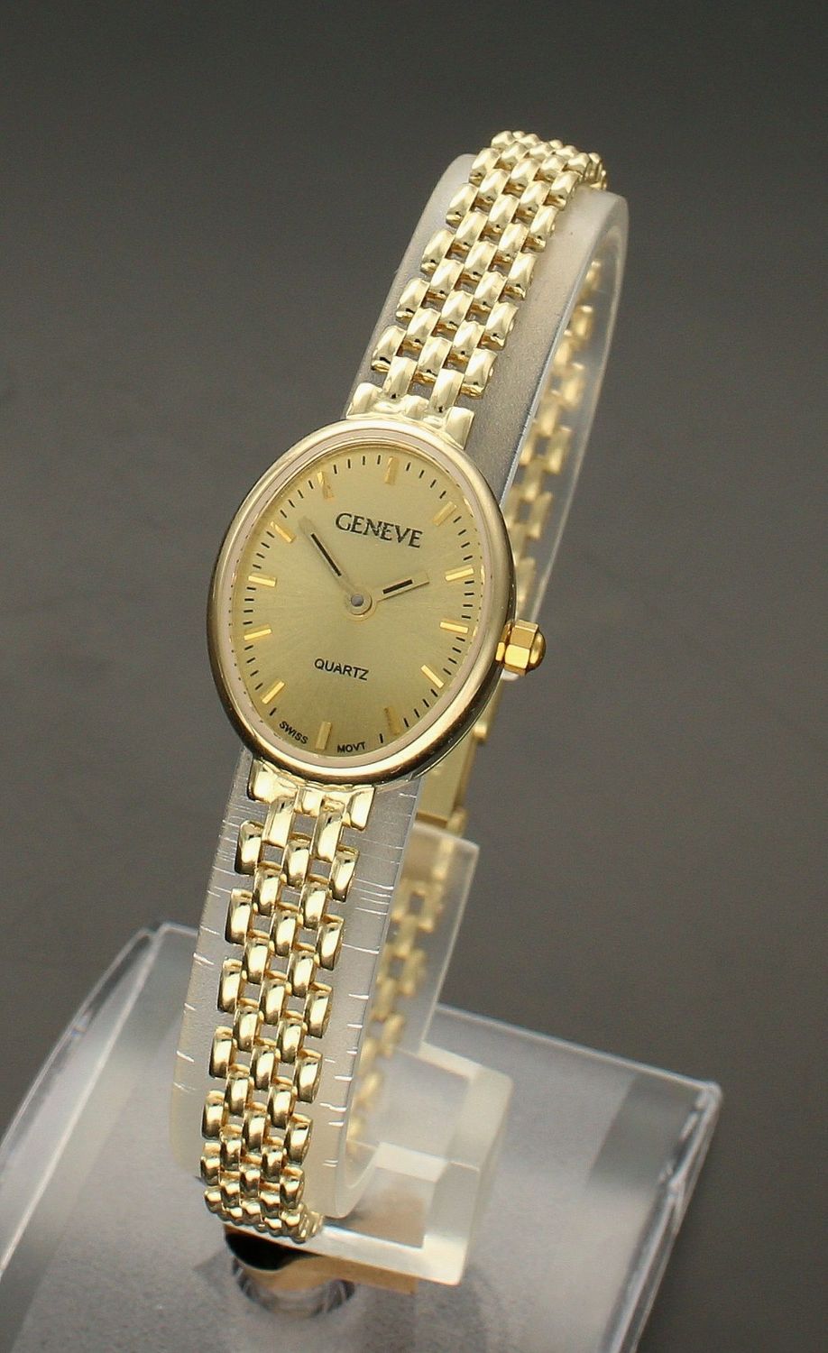 Damski zegarek złoty GENEVE ZG 147 wyposażony jest w kwarcowy mechanizm, zasilany za pomocą baterii. Posiada bardzo wysoką dokładność mierzenia czasu +- 10 sekund w przeciągu 30 d (2).jpg